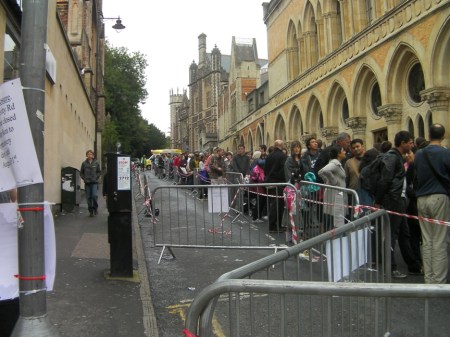 BanksyQueSat People in line to see the Banksy exhibit