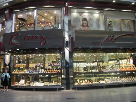 Kanz jewellry store near entrance of the Deira gold souk, Dubai