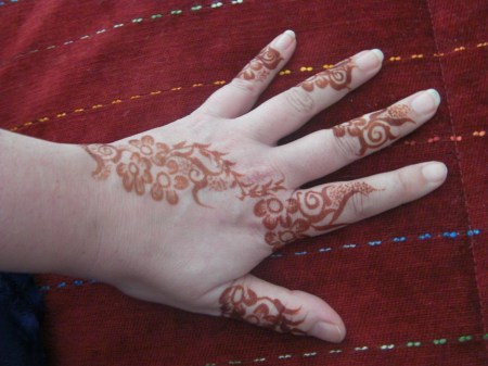 left hand henna tatoo