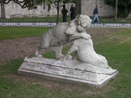 Lion statue statue of a lion killing a wildebeast