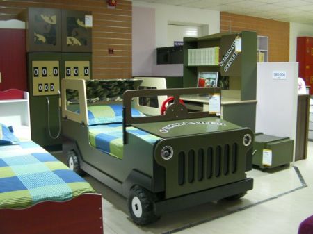 bed shaped like an army jeep