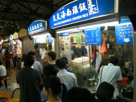 chicken rice food booth, long line of customers