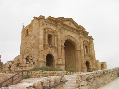 triple arched gate