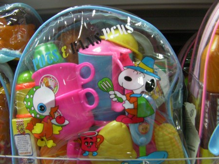 toy kitchen set with Snoopy and a duck on the package