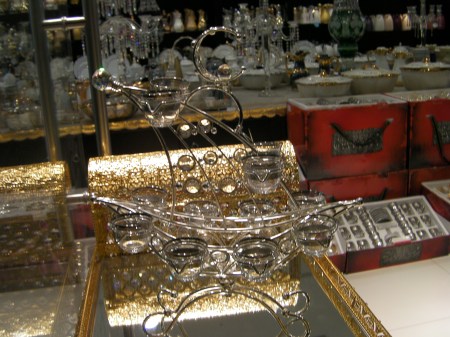 tea cup rack shaped like an Arab boat