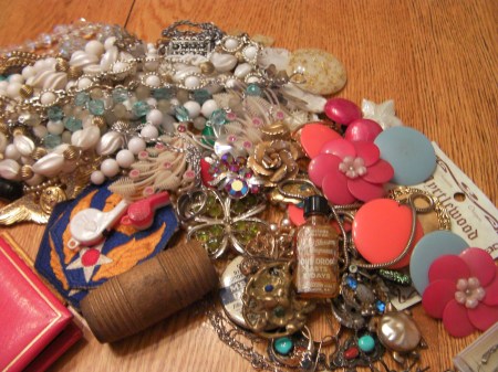 jumbled pile of jewelry
