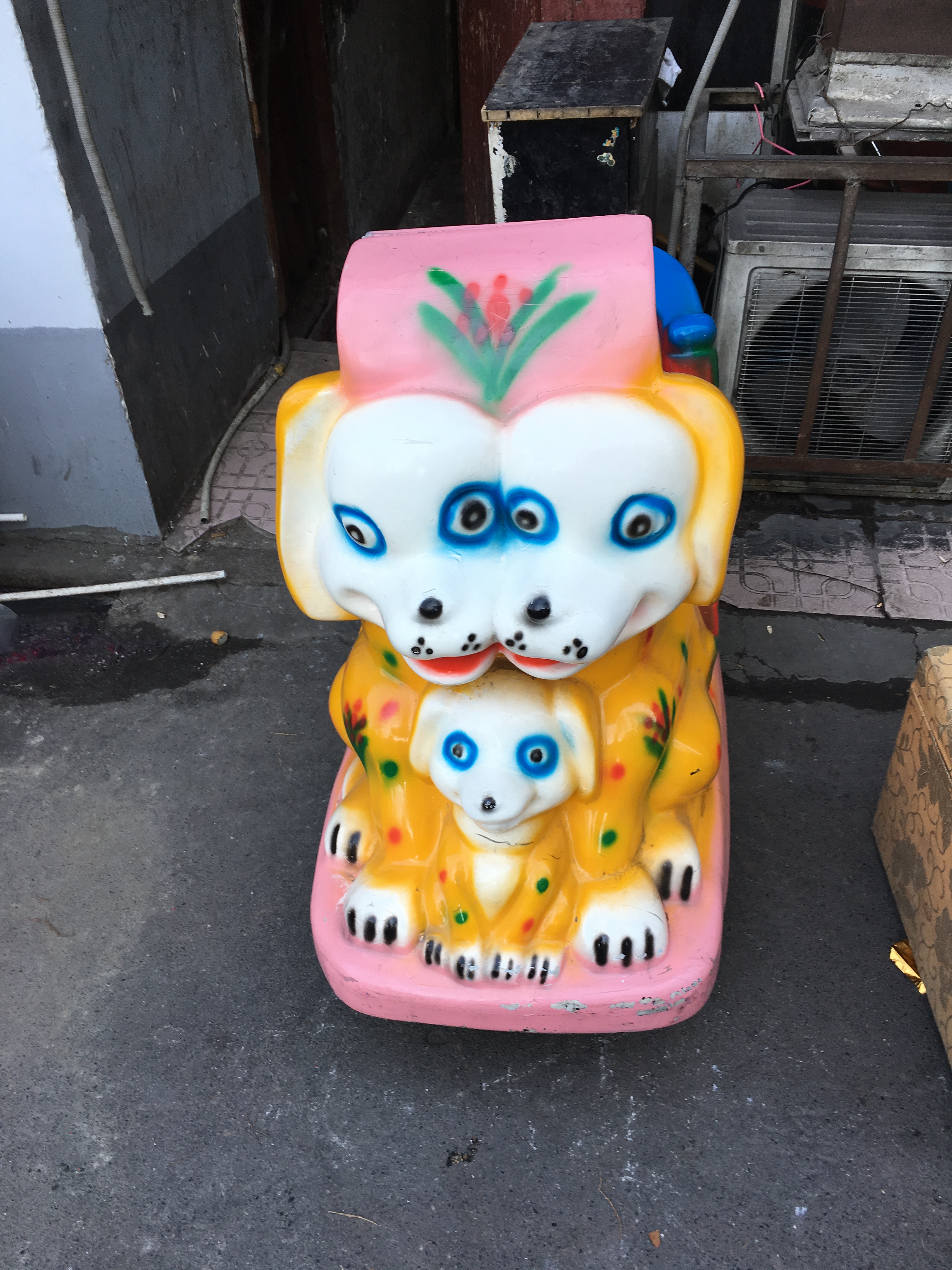 coin operated kiddy ride
